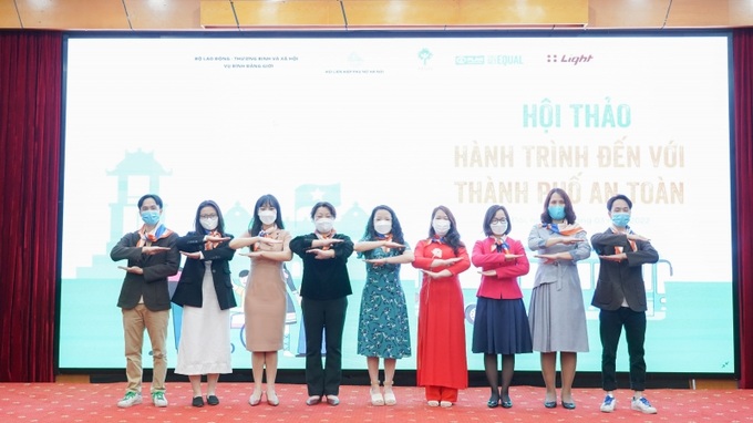 Các đại biểu cam kết cùng xây dựng thành phố an toàn cho trẻ em và phụ nữ.