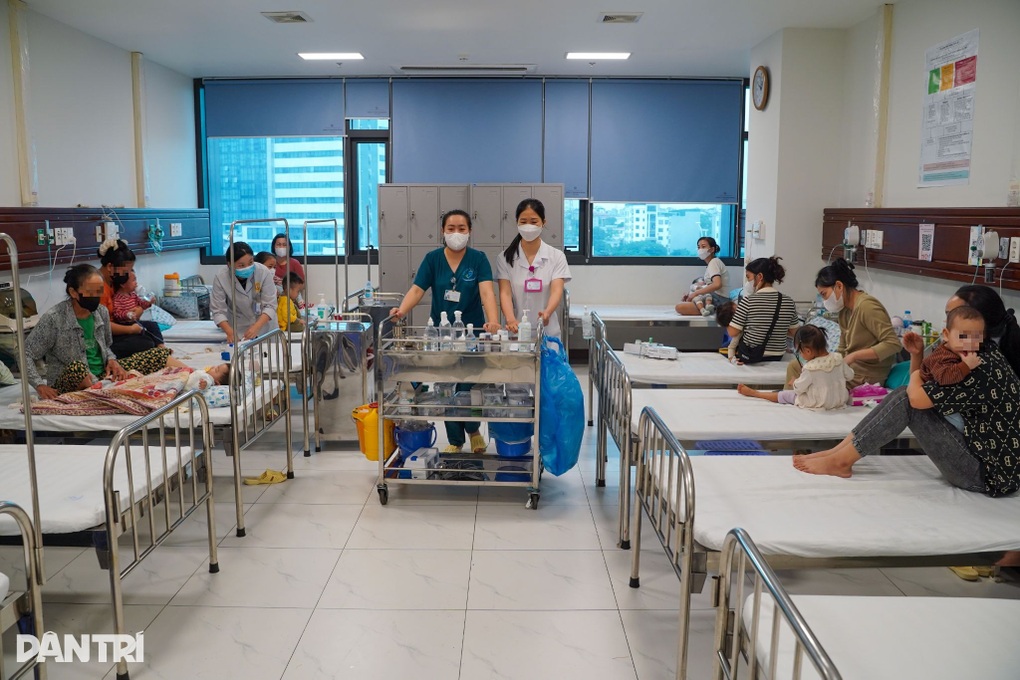 Cúm A tăng cao: Tiêm vaccine thế nào để an toàn cho trẻ và người lớn? - 1 Cúm A tăng cao: Tiêm vaccine thế nào để an toàn cho trẻ và người lớn? - 1