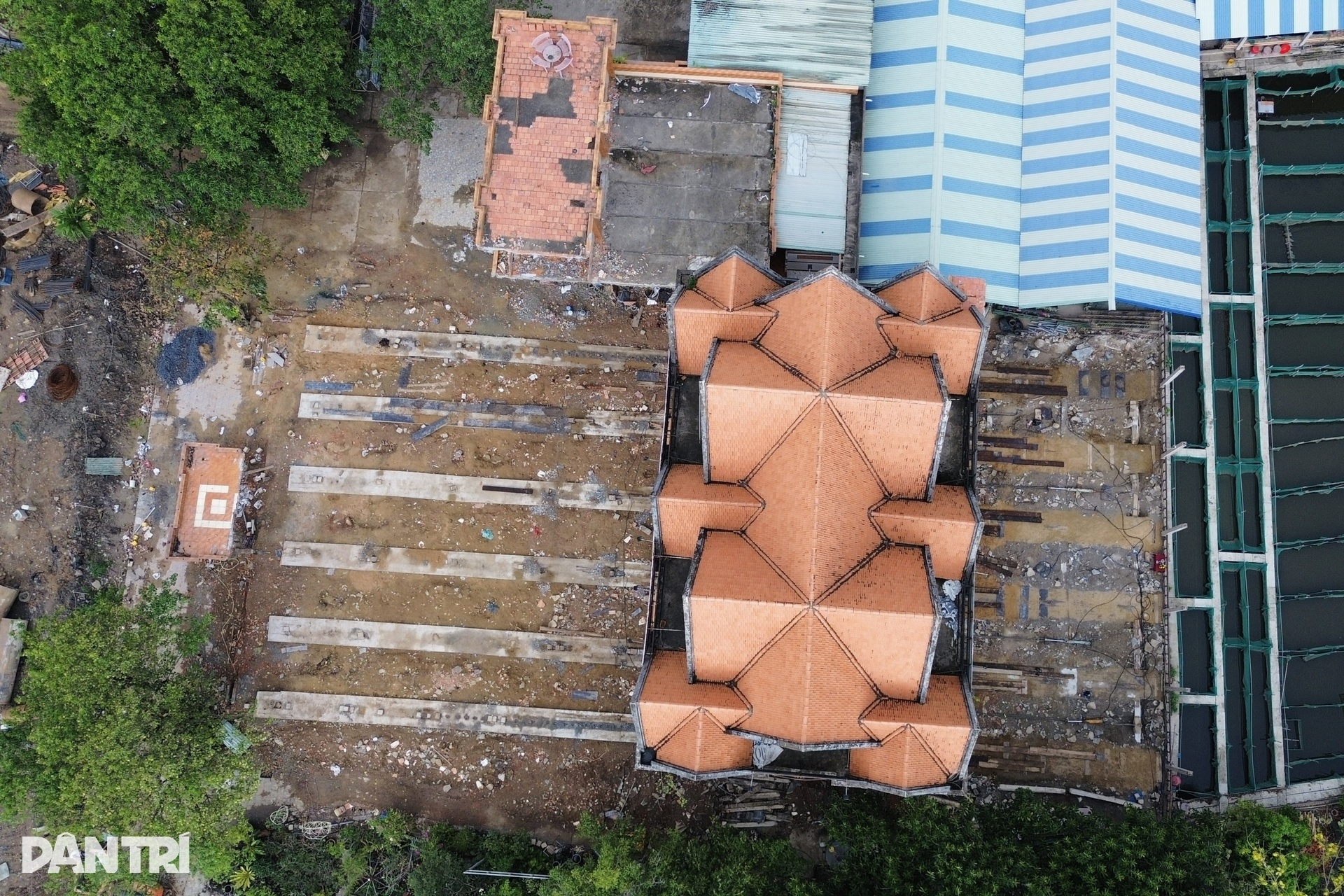 Thần đèn di dời tòa nhà 3 tầng, nhường đất làm Vành đai 3 TPHCM - 10 Thần đèn di dời tòa nhà 3 tầng, nhường đất làm Vành đai 3 TPHCM - 10
