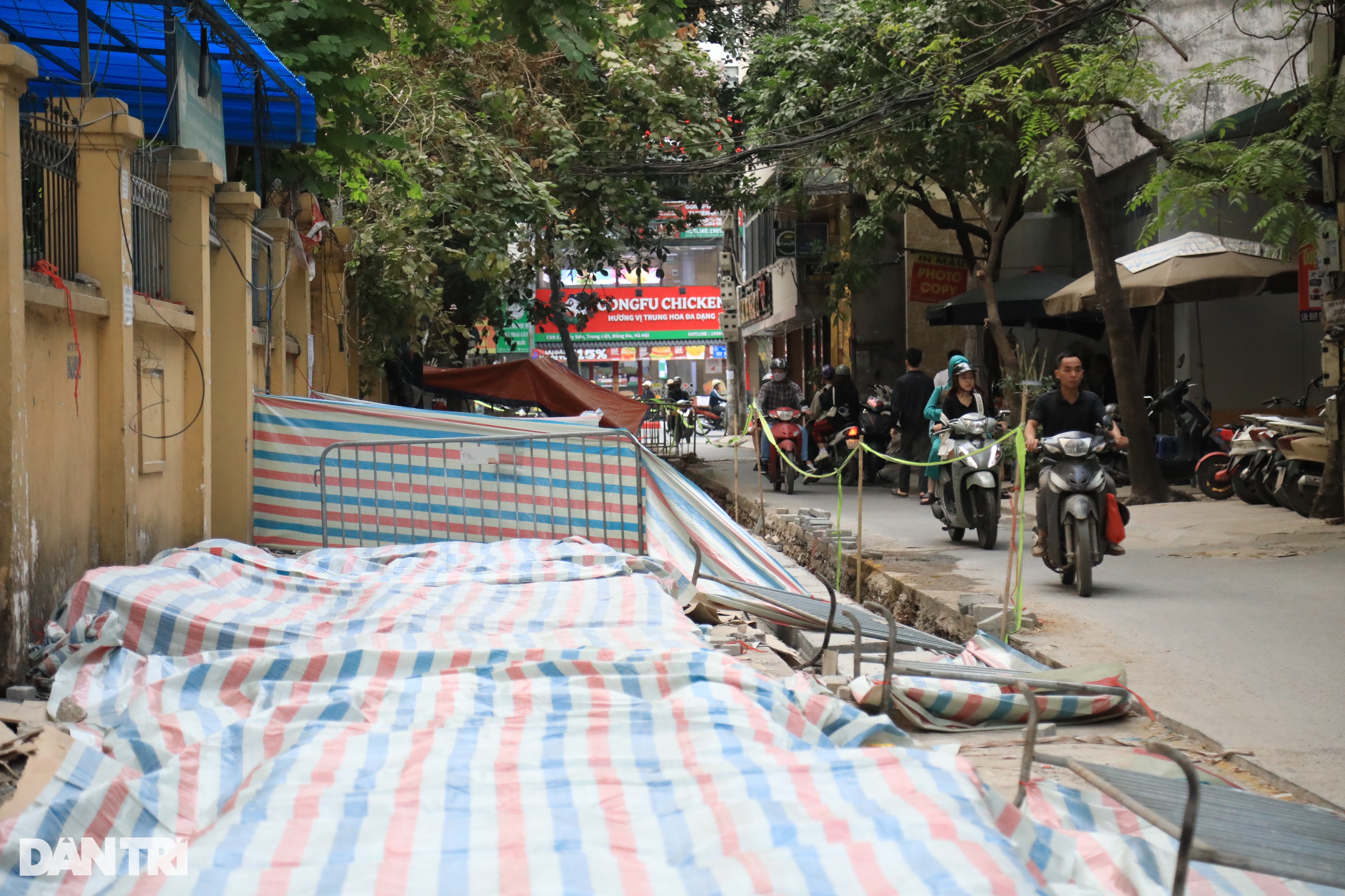 Vụ thấy 150 hài cốt ở Hà Nội: Người dân quen việc đào móng gặp tiểu sành - 4 Vụ thấy 150 hài cốt ở Hà Nội: Người dân quen việc đào móng gặp tiểu sành - 4