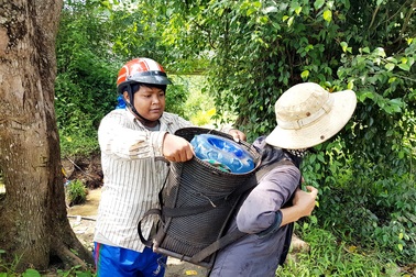 Miền núi thiếu nước sinh hoạt do nắng hạn