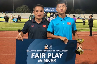 U15 Việt Nam nhận giải thưởng an ủi sau khi trắng tay
