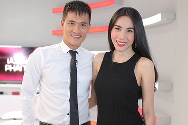 Những nàng WAGs bóng đá Việt Nam giàu "nứt đố, đổ vách"