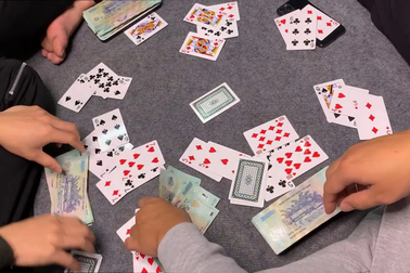 Chơi bài ngày Tết có bị xử lý hình sự không?