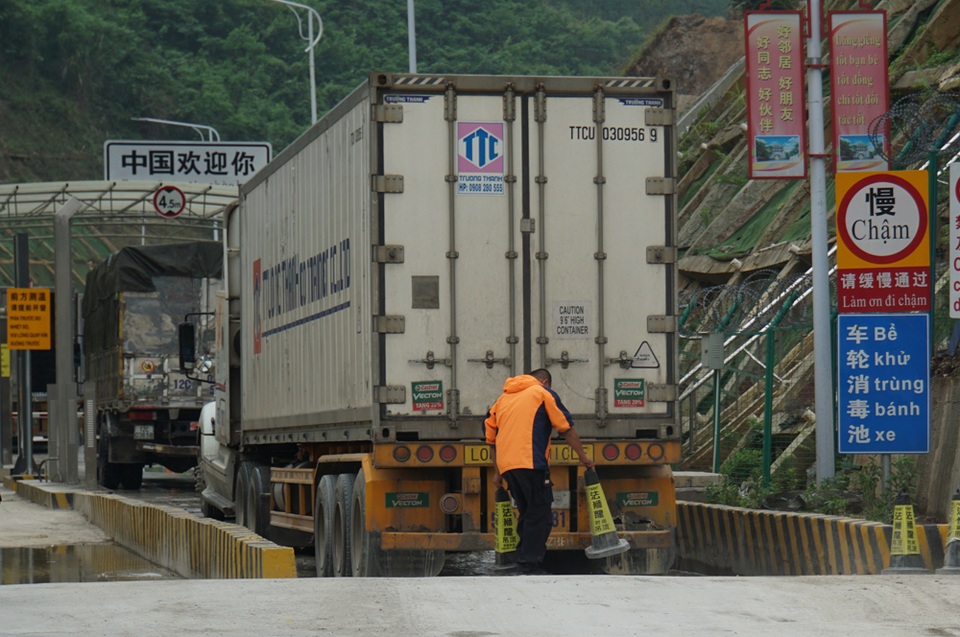 Hàng nghìn xe nông sản ùn ứ ở cửa khẩu Lạng Sơn - 15 Hàng nghìn xe nông sản ùn ứ ở cửa khẩu Lạng Sơn - 15