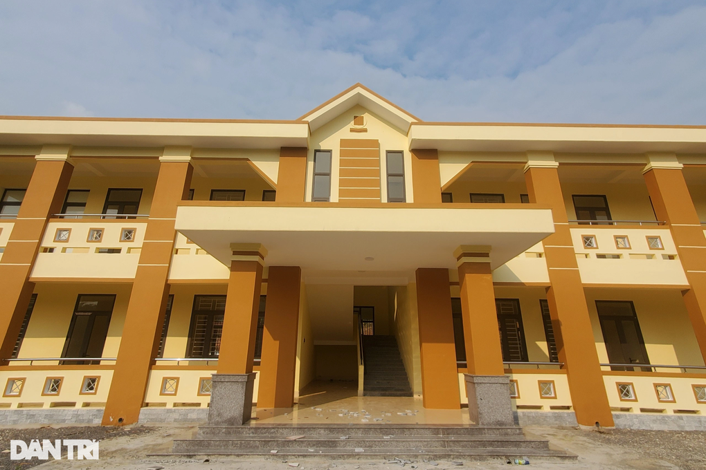 Bí thư chi bộ, trưởng bản hiến hàng ngàn m2 đất xây trường, nhà văn hóa - 1 Bí thư chi bộ, trưởng bản hiến hàng ngàn m2 đất xây trường, nhà văn hóa - 1