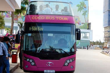 Khai trương xe buýt du lịch hai tầng mui trần