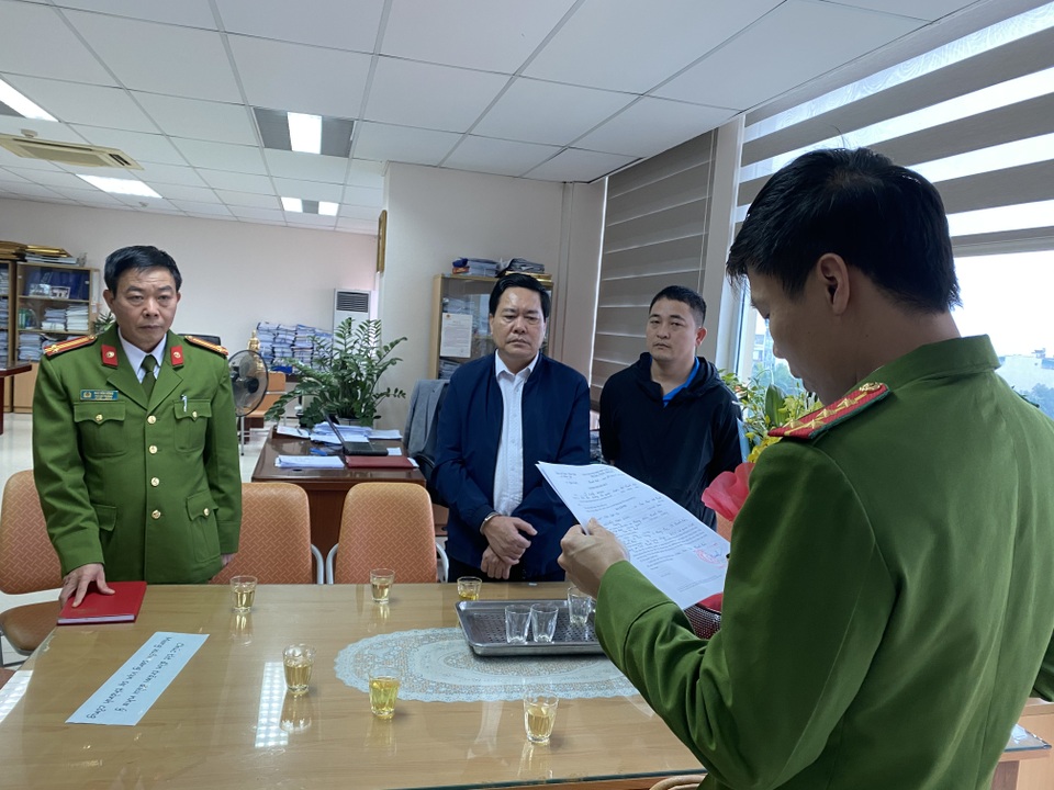 Cán bộ cục thuế bị bắt vì nhận của doanh nghiệp 100 triệu đồng - 1 Cán bộ cục thuế bị bắt vì nhận của doanh nghiệp 100 triệu đồng - 1