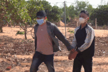 Nhóm thanh niên xịt hơi cay 2 thiếu nữ, cướp tài sản táo tợn ở Bình Thuận