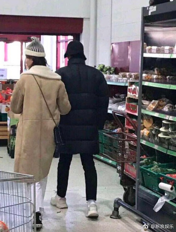 5 couple Cbiz chẳng chịu thừa nhận hẹn hò: Dương Mịch - Dương Dương quá giống nhau, có cặp sinh con vẫn kín đến khó hiểu - Ảnh 9. 5 couple Cbiz chẳng chịu thừa nhận hẹn hò: Dương Mịch - Dương Dương quá giống nhau, có cặp sinh con vẫn kín đến khó hiểu - Ảnh 9.