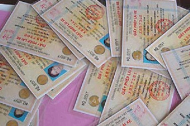 Điều tra mở rộng vụ làm giả khoảng 1.000 giấy phép lái xe 