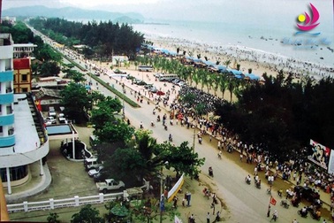 Ma trận giá phòng và tật xấu ép giá giờ chót