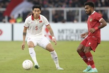 Báo Malaysia lại tố trọng tài bỏ qua thẻ đỏ của Đoàn Văn Hậu