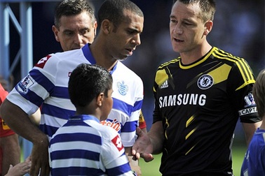 Jonh Terry và Ashley Cole bị em trai Ferdinand từ chối bắt tay