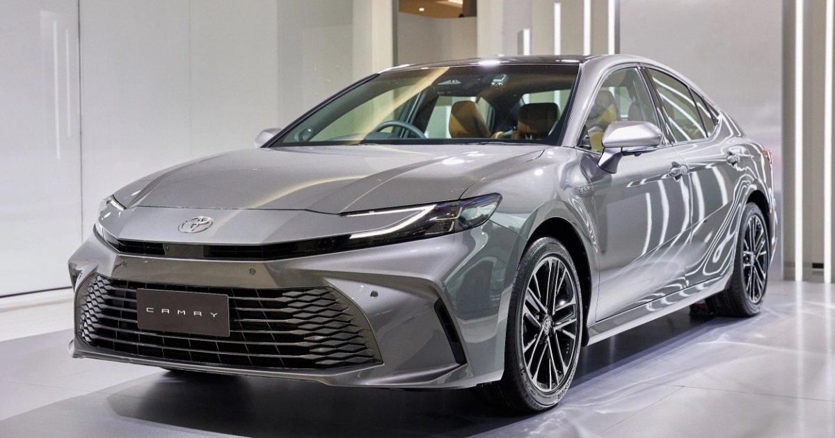 View - Toyota Camry 2025 có mặt tại Thái Lan, hứa hẹn về Việt Nam cuối tháng 10 | Báo Dân trí