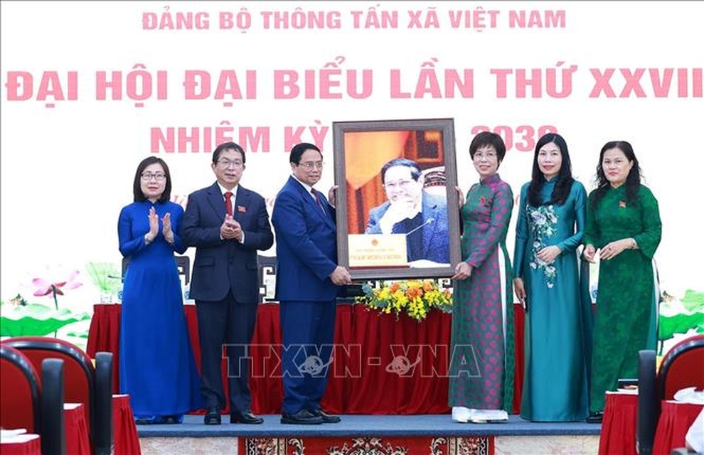 TTXVN tiếp tục thông tin bảo vệ quyền, lợi ích của đất nước, nhân dân - 2 TTXVN tiếp tục thông tin bảo vệ quyền, lợi ích của đất nước, nhân dân - 2
