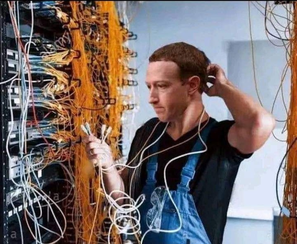 Một hình ảnh chế hài hước của dân mạng sau sự cố gặp phải với Facebook (Ảnh: Twitter). Một hình ảnh chế hài hước của dân mạng sau sự cố gặp phải với Facebook (Ảnh: Twitter).