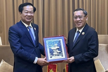 Việt Nam - Lào tăng cường hợp tác lao động và người có công