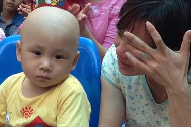 Hàng trăm bệnh nhi cùng vui Trung thu