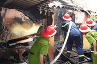 Hà Nội: Cháy lớn ở phố Thợ Nhuộm