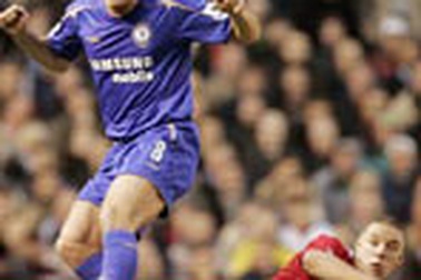 Chelsea đối đầu Man “xanh” ngày khai mạc