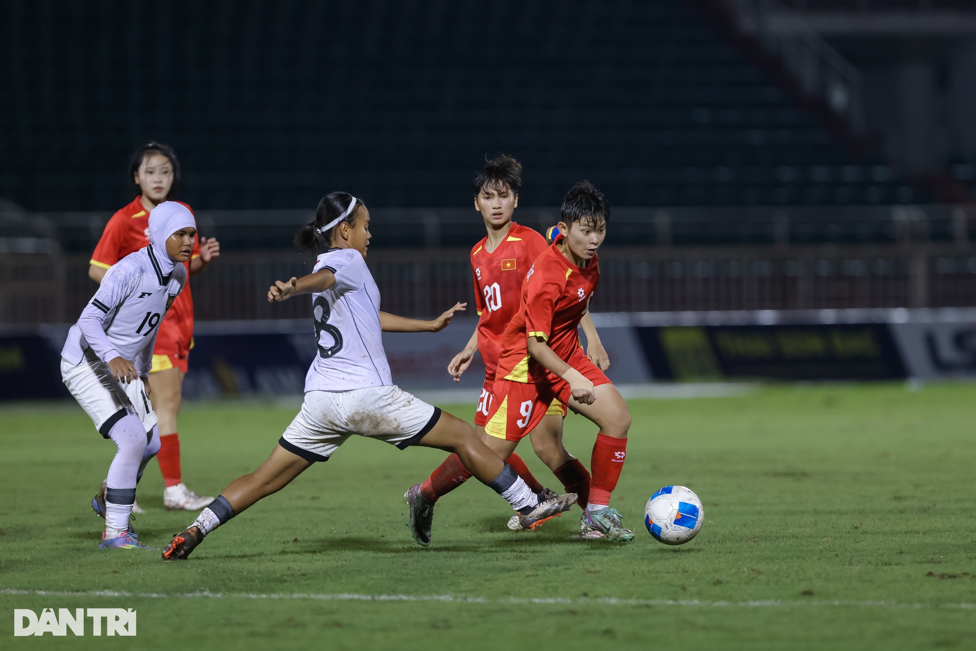 Thắng đậm Indonesia, Việt Nam gặp Thái Lan ở chung kết U19 nữ Đông Nam Á - 8 Thắng đậm Indonesia, Việt Nam gặp Thái Lan ở chung kết U19 nữ Đông Nam Á - 8