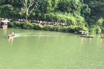 7 thanh niên bị lật thuyền khi đi chơi thác, 3 người tử vong