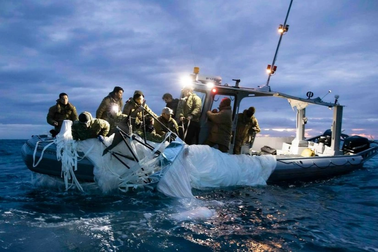 Mỹ bắn hạ thêm vật thể bay lạ gần biên giới Canada