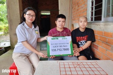 Cậu bé bị mẹ bỏ rơi, mắc ung thư phải cắt chân được giúp hơn 135 triệu đồng