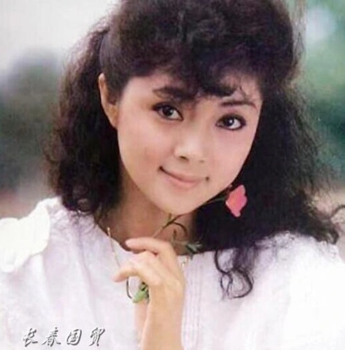 Tiết Bảo Thoa Trương Lợi: Tuổi U60 không chồng con nhưng trẻ đẹp rực rỡ - 3 Tiết Bảo Thoa Trương Lợi: Tuổi U60 không chồng con nhưng trẻ đẹp rực rỡ - 3