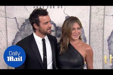 Justin Theroux & Jennifer Aniston đẹp đôi trên thảm đỏ