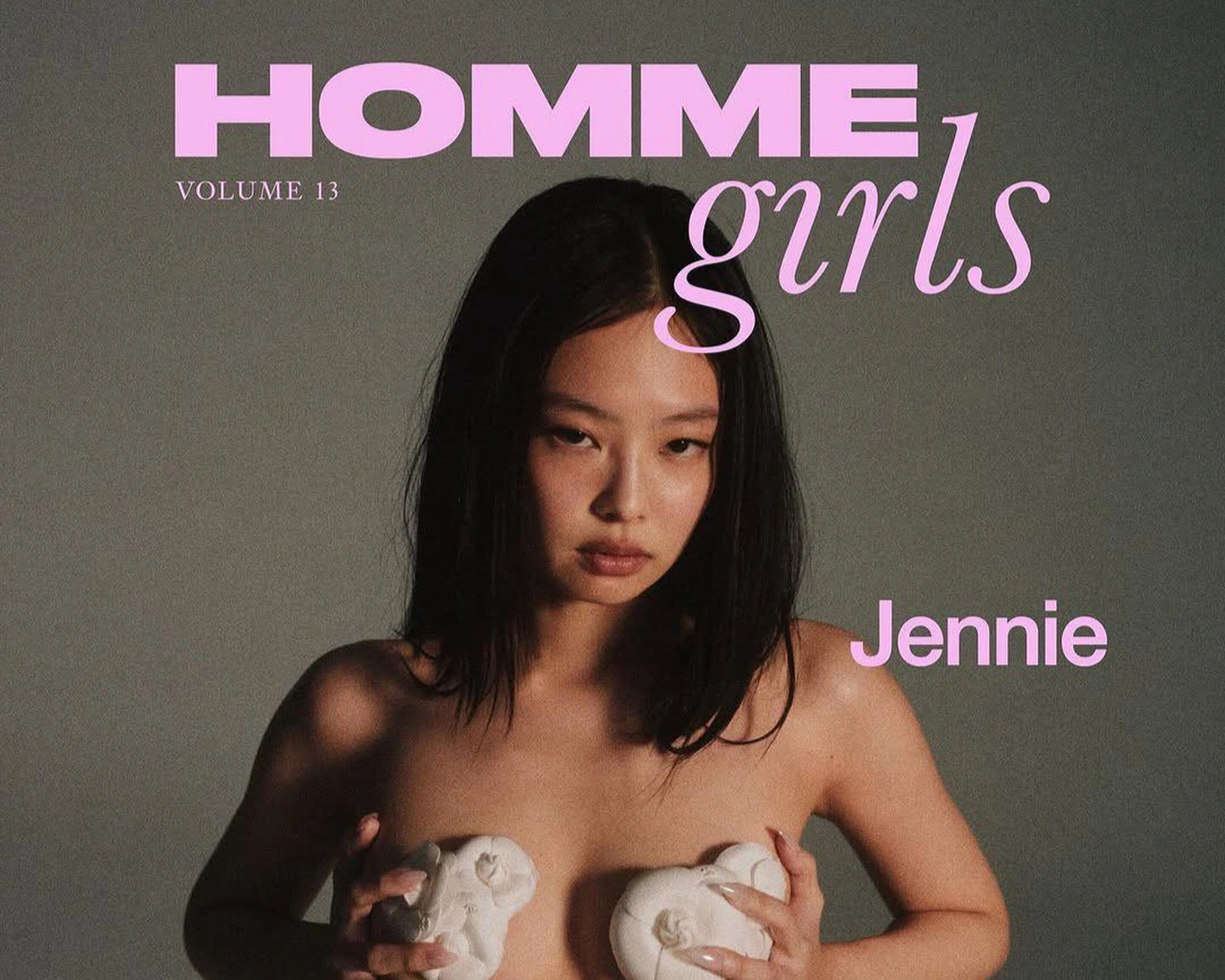 Jennie gây tranh cãi khi ngày càng ăn mặc hở bạo, gợi cảm - 1 Jennie gây tranh cãi khi ngày càng ăn mặc hở bạo, gợi cảm - 1