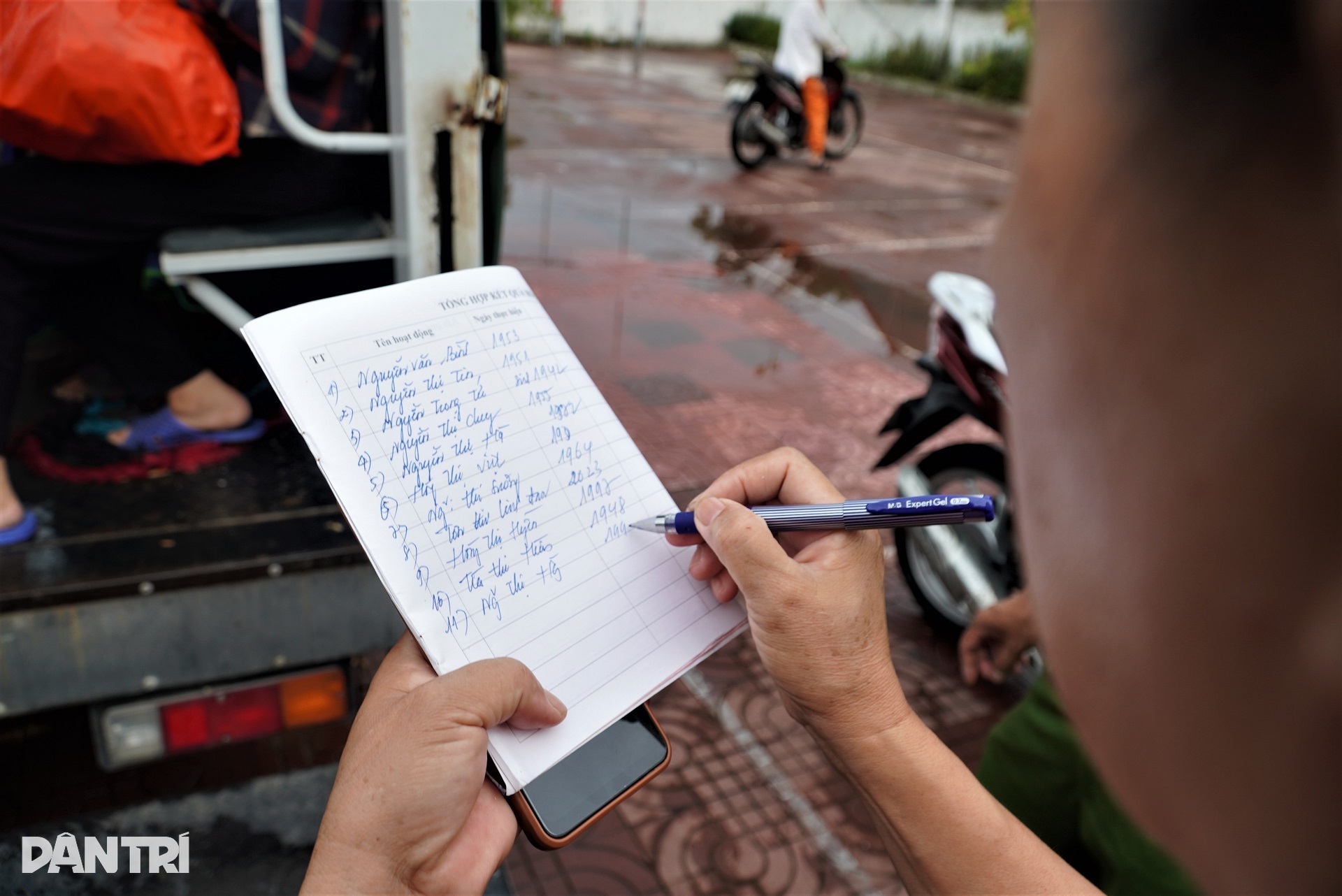 Nhà từng tan hoang do cơn bão lịch sử, dân mong bão Kajiki qua nhẹ nhàng - 7 Nhà từng tan hoang do cơn bão lịch sử, dân mong bão Kajiki qua nhẹ nhàng - 7