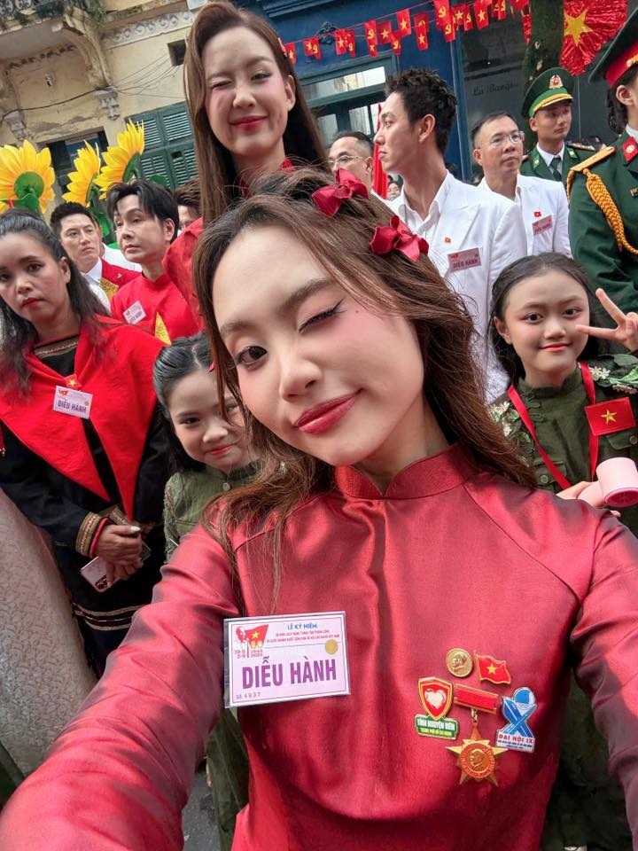 My Tam, Trang Phap, Hoa Minzy ແຂ່ງຂັນຄວາມງາມກັບ Ao Dai ເພື່ອສະເຫຼີມສະຫຼອງວັນຊາດ - 10 Mỹ Tâm, Trang Pháp, Hòa Minzy đọ sắc với áo dài mừng ngày Quốc khánh - 10