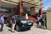 Bắt tạm giam một cán bộ Cục Thi hành án dân sự TPHCM