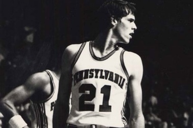 Cựu ngôi sao bóng rổ bị vợ đâm chết vì…xem phim cấp ba