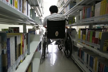 Mùa Covid-19, người khuyết tật đã khó càng thêm khổ