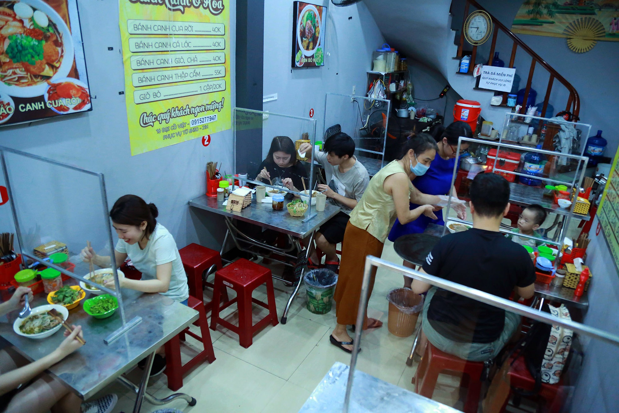 Cuộc sống đời thường cùng chiếc khẩu trang phòng dịch - 5 Cuộc sống đời thường cùng chiếc khẩu trang phòng dịch - 5