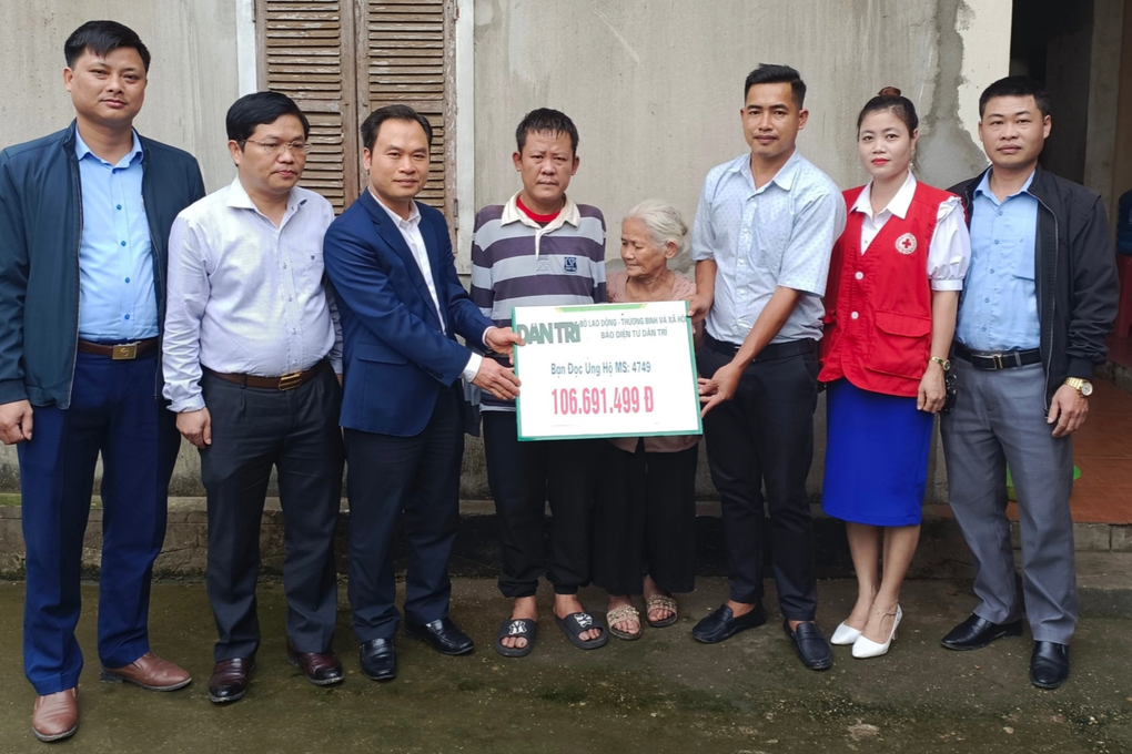 Gần 170 triệu đồng đến với người đàn ông bị cụt hai cánh tay - 3 Gần 170 triệu đồng đến với người đàn ông bị cụt hai cánh tay - 3