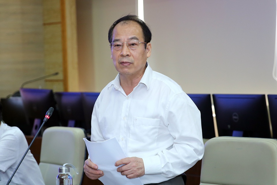 Mở lại dịch vụ không thiết yếu, máy bay, tàu xe hoạt động bình thường? - 2