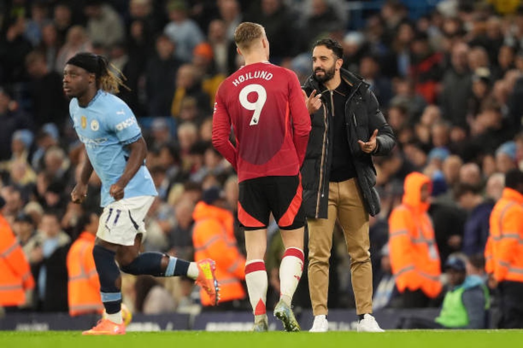 HLV Amorim tiết lộ điều bất ngờ sau trận đấu Man Utd thắng Man City - 1 HLV Amorim tiết lộ điều bất ngờ sau trận đấu Man Utd thắng Man City - 1