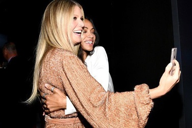 Gwyneth Paltrow đọ dáng với Zoe Saldana