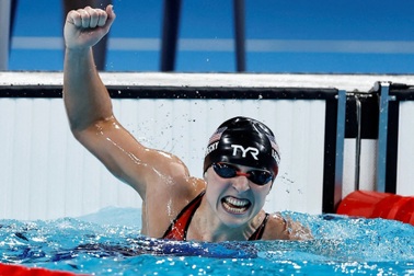 Kình ngư Katie Ledecky giành HCV thứ 8, lập kỷ lục Olympic