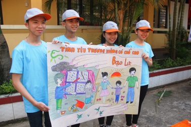 Học sinh dựng tiểu phẩm, vẽ tranh lên án bạo lực thân thể trẻ em