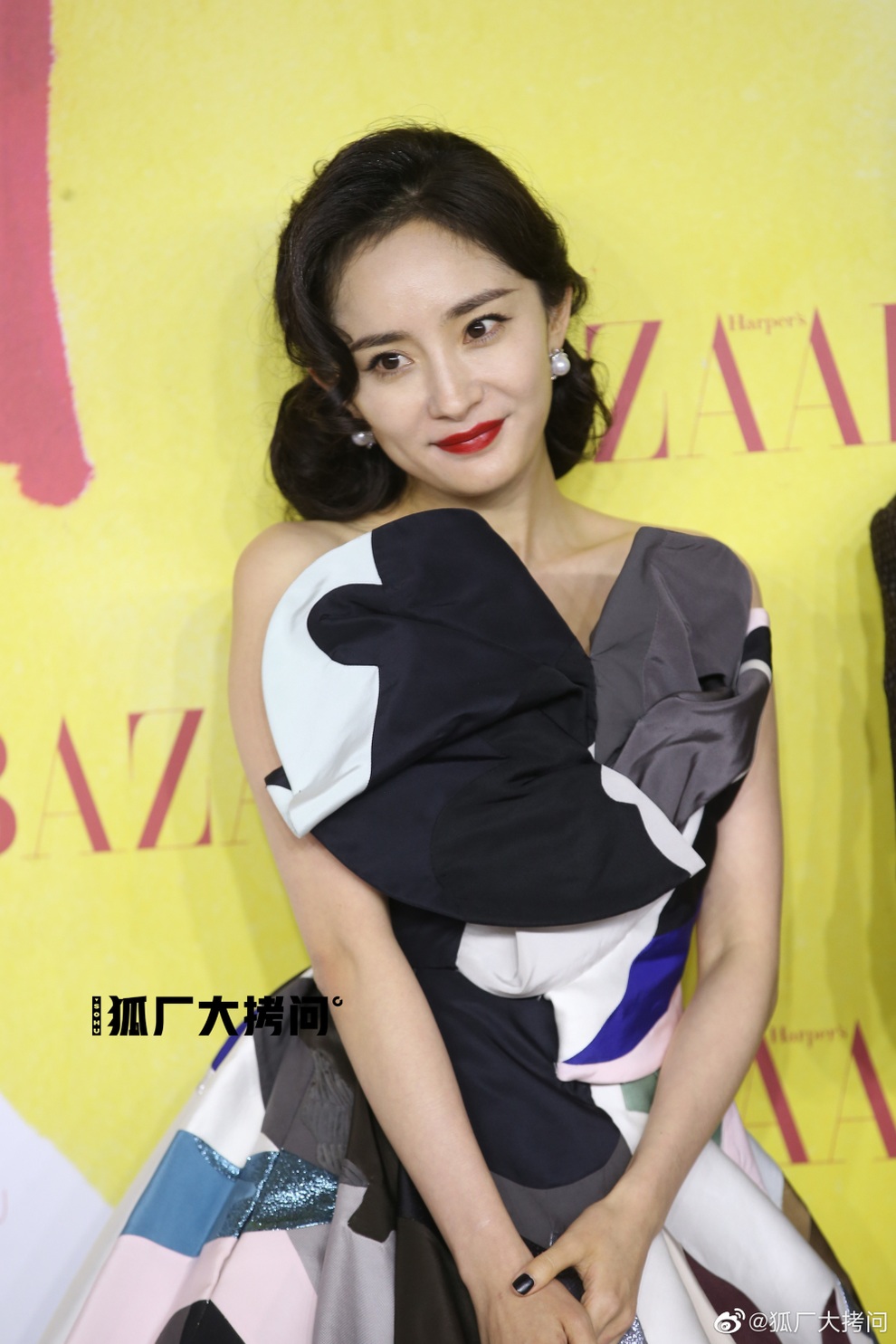 Angelababy khiến fan lo ngại khi lộ dáng vóc gầy gò - 4 Angelababy khiến fan lo ngại khi lộ dáng vóc gầy gò - 4