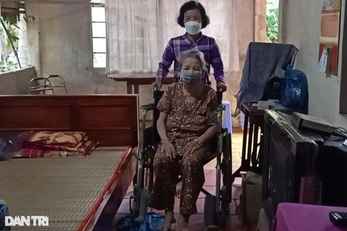 Cha mẹ tai biến liệt giường, vợ chồng con gái ốm nặng khẩn cầu sự giúp đỡ - 5 Cha mẹ tai biến liệt giường, vợ chồng con gái ốm nặng khẩn cầu sự giúp đỡ - 5