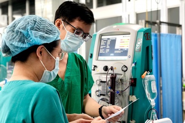 Tết muộn vẫn ấm lòng của những bác sĩ cứu người giữa "lằn ranh sinh tử"