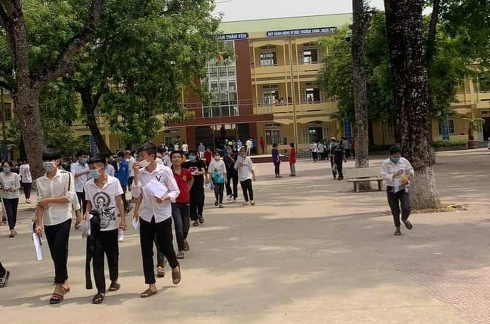 Thí sinh khóc vì Trốn tìm của Đen Vâu vào đề thi Toán lớp 10 THPT - 2 Thí sinh khóc vì Trốn tìm của Đen Vâu vào đề thi Toán lớp 10 THPT - 2