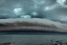 Kỳ lạ đám mây khổng lồ hình cá voi giăng ngang bầu trời