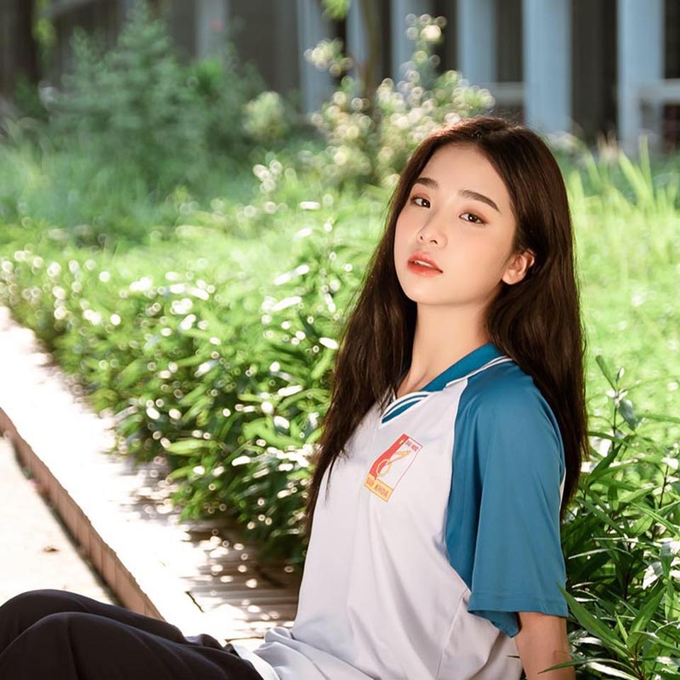 Nữ sinh trường Nghệ thuật sở hữu khí chất tự nhiên hút hồn - 1 Nữ sinh trường Nghệ thuật sở hữu khí chất tự nhiên hút hồn - 1